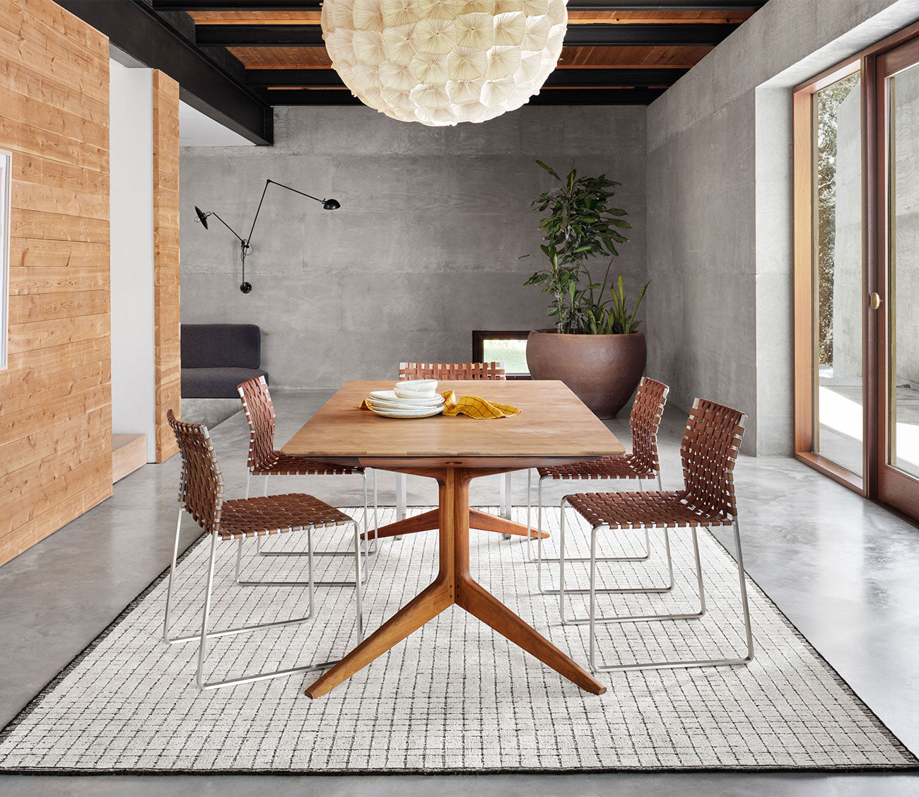 Loloi Beverly Ivory Black Area Rug