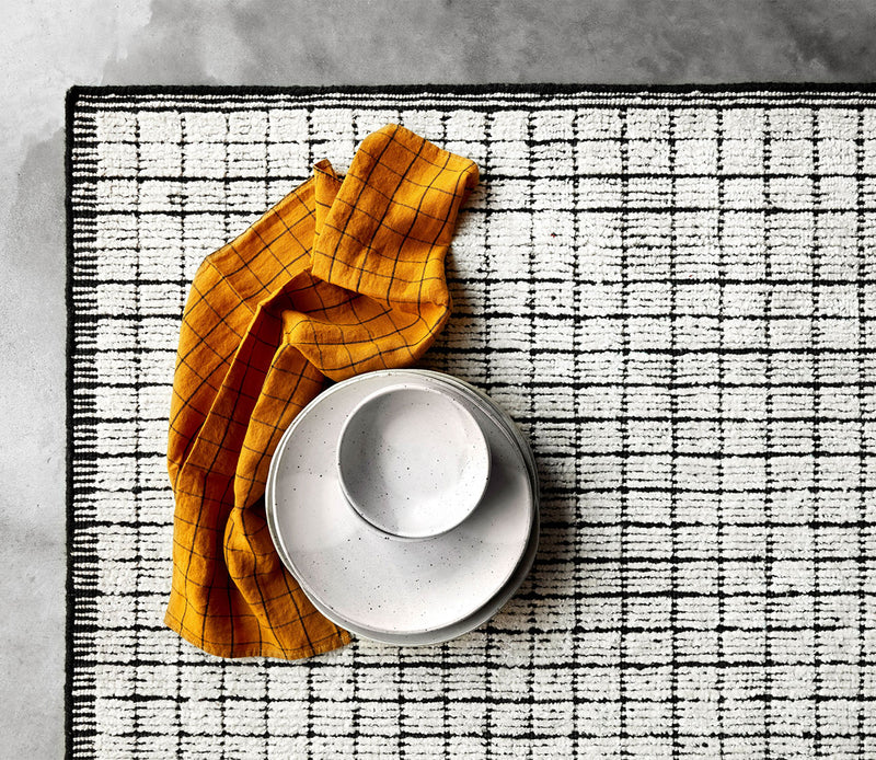 Loloi Beverly Ivory Black Area Rug - Image 2