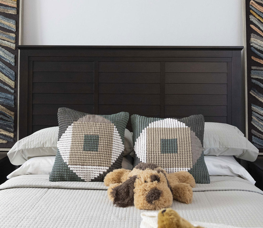 Delnoir Louvered Panel Bed by CM Home