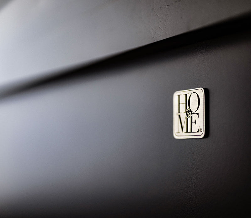 Delnoir Louvered Panel Bed - Image 10