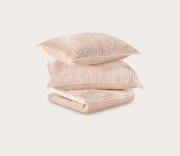 Villa by Classic Home Bari Velvet Quilt Set City Mattress