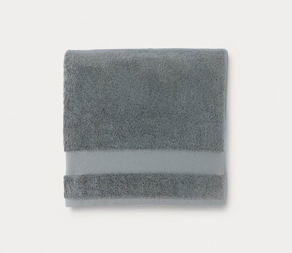 https://www.citymattress.com/cdn/shop/products/bello-terry-cotton-bath-towel-by-sferra-236313.jpg?v=1637305908&width=578