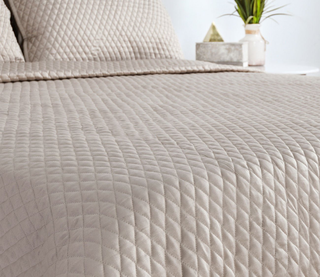 Diamond Pebble Sateen Quilt by Villa by Classic Home