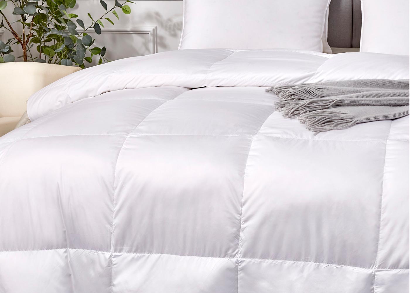 Extra Warmth White Down Fiber Comforter by Scott Living