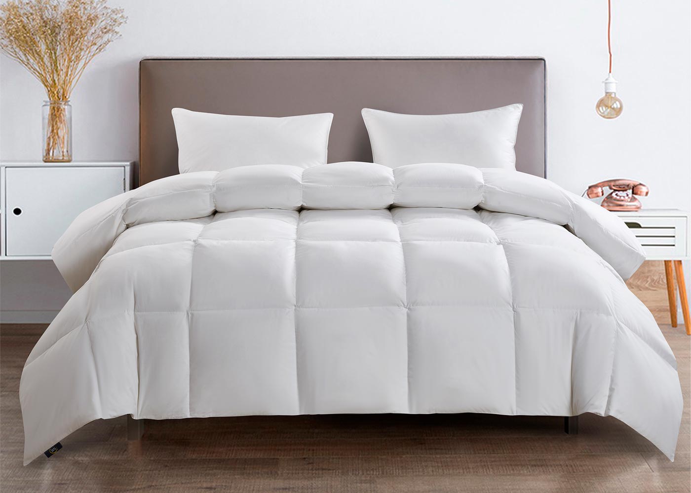 Extra Warmth White Goose Feather and Down Fiber Comforter by Serta