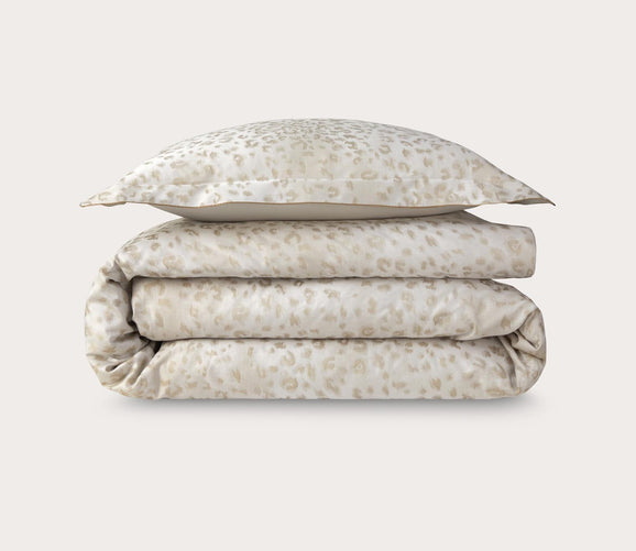 Tioman Jacquard Organic Cotton Sateen Duvet Cover by Yves Delorme